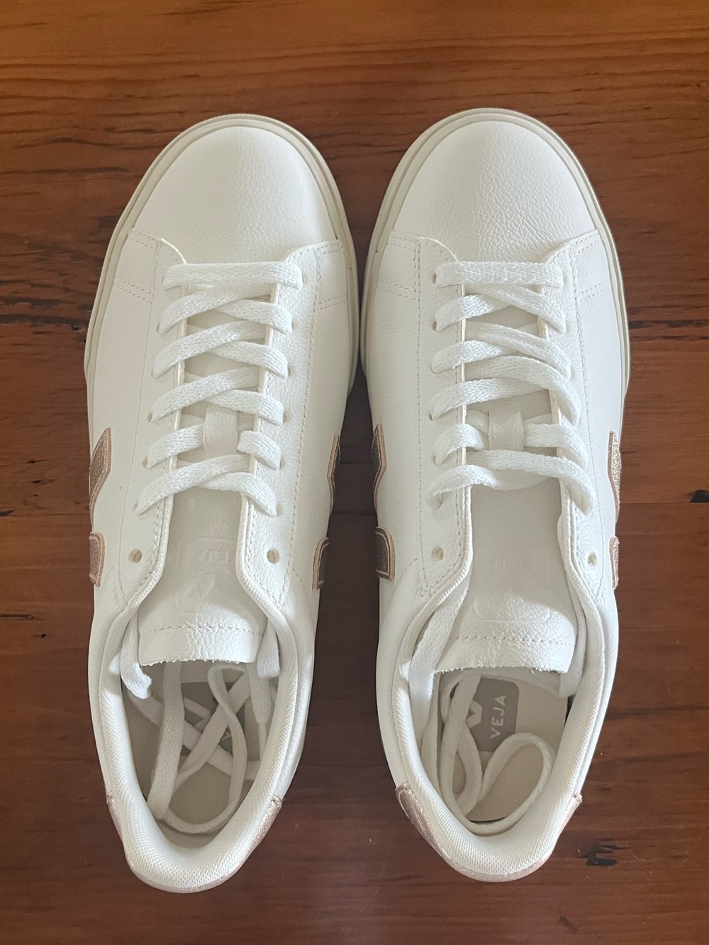 Veja Women’s White Canvas Low-Top Sneaker with Beige V - Picture 4 of 7